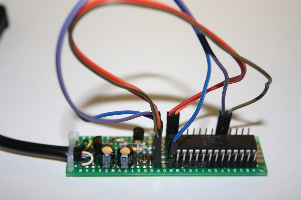 Мк avr. Avr lpt программатор схема. Stm32 i2c конденсатор. Программируем мк. Прерывания atmega8.